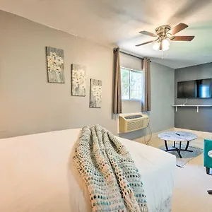 Holiday home Vegas Getaway With Patio About 3 Mi To Strip!